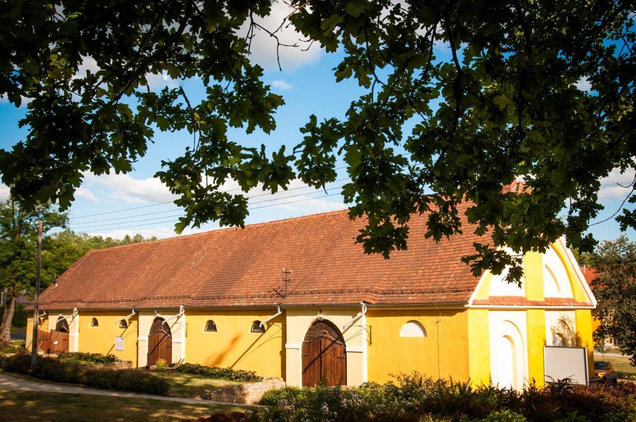 Pokoje Bukowiec Folwark I Park Exterior foto